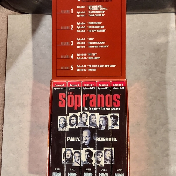 VINTAGE THE SOPRANOS 2000 COMPLETE SECOND SEASON VHS BOX SET 5 TAPES 13 EPISODES - Picture 3 of 7